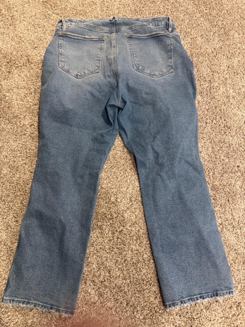 Good American Straight-Leg High-Rise Jeans in Medium Blue Wash - Picture 4 of 4